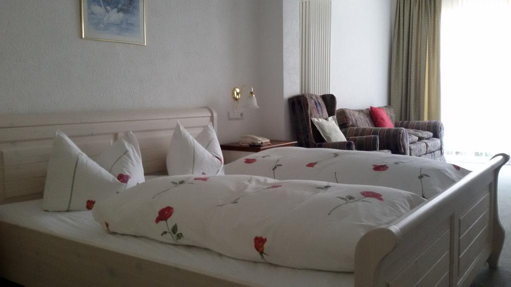 Hotel Schlossgarten Gladenbach Habitación foto