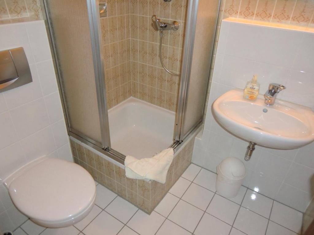 Hotel Schlossgarten Gladenbach Habitación foto